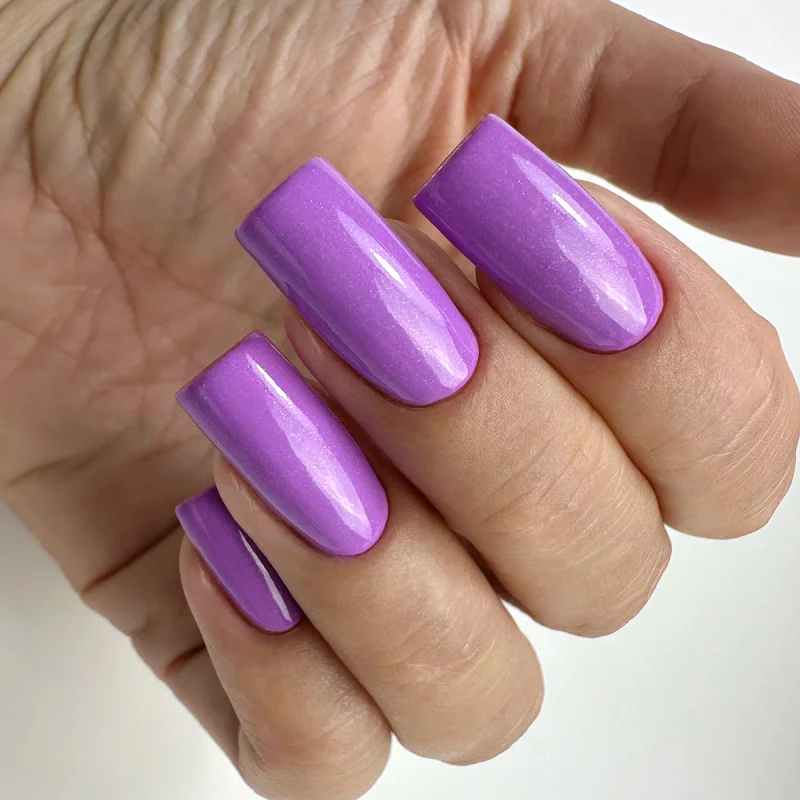 PNB Gel lak na nehty Juicy Spark - Grape Shimmer, 8 ml